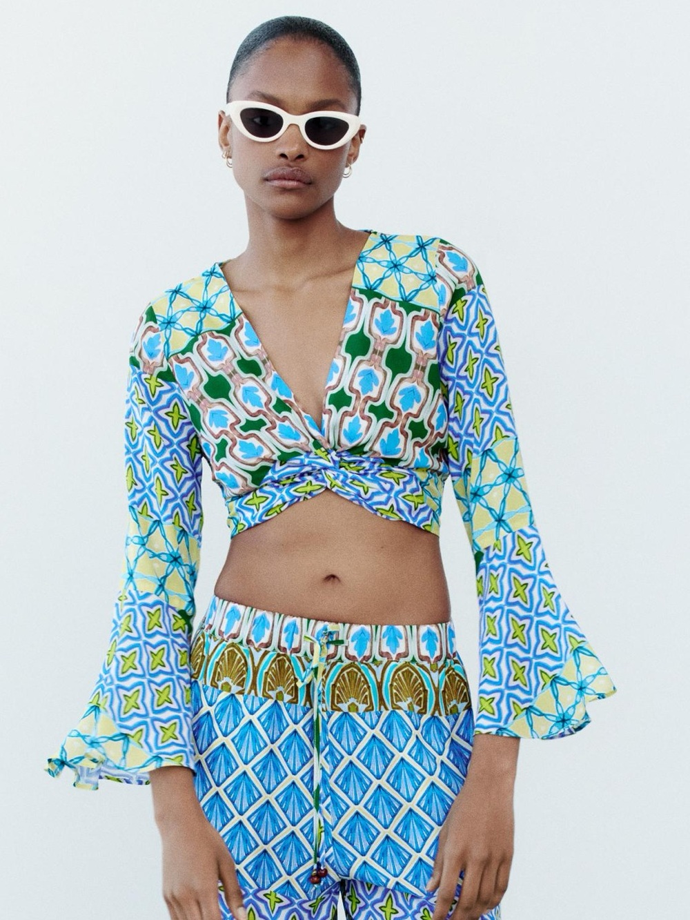 Zara Geometric Knot-Front Bell Sleeve Crop Top - Green/Blue